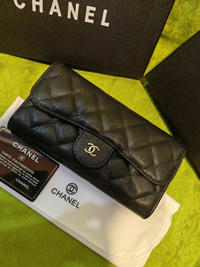 Chanel Long Wallet Caviar Vp (Category: Luxury Bags & Wallets) located in Cebu City. Submitted by elcoleccion21 (Listing ID 1247886812, Image 1). Description: Japan Source Caviar leather.