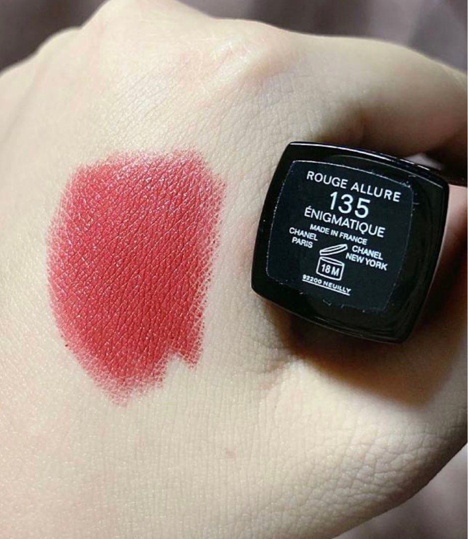 全新顯白CHANEL香奈兒Rouge Allure Lip #135 Enigmatique, 美容