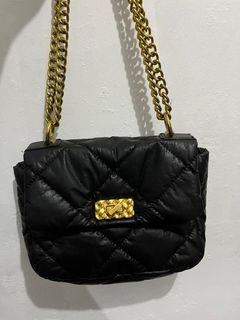 Charles n keith sling bag