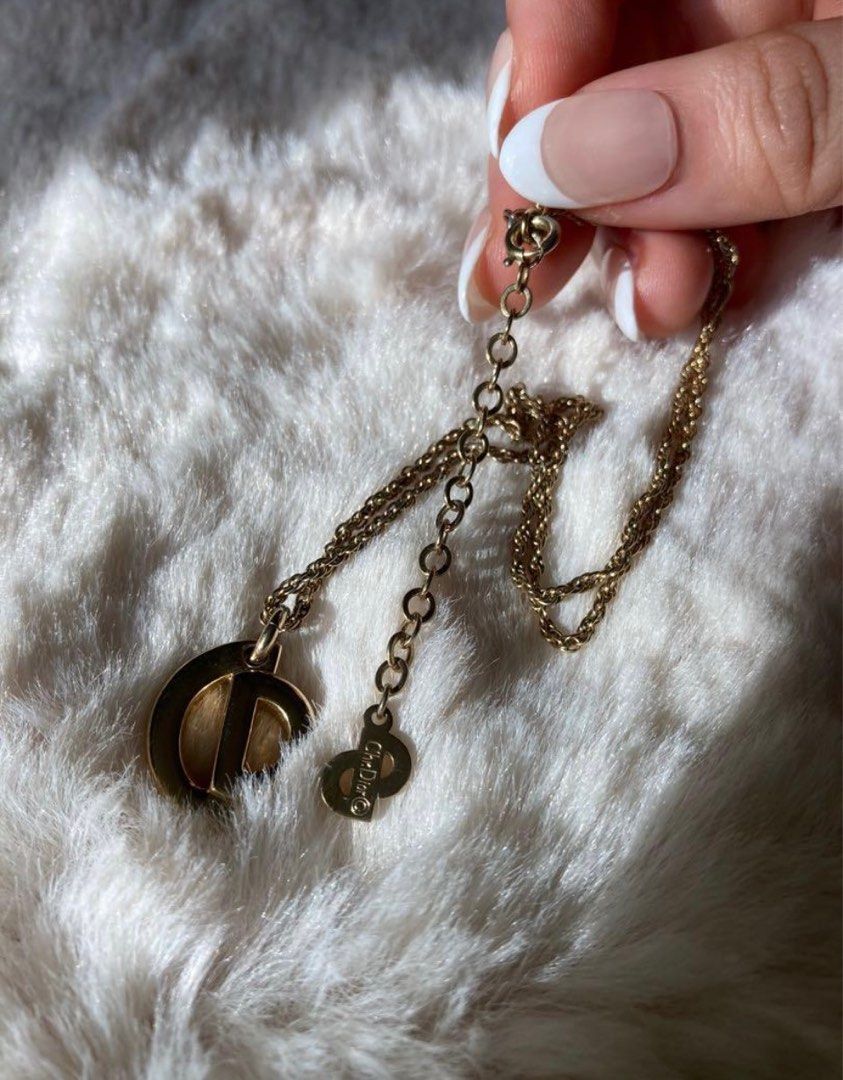 Christian Dior vintage statement Necklace [CLEARANCE SALE], Women's  Fashion, Jewelry & Organisers, Necklaces on Carousell