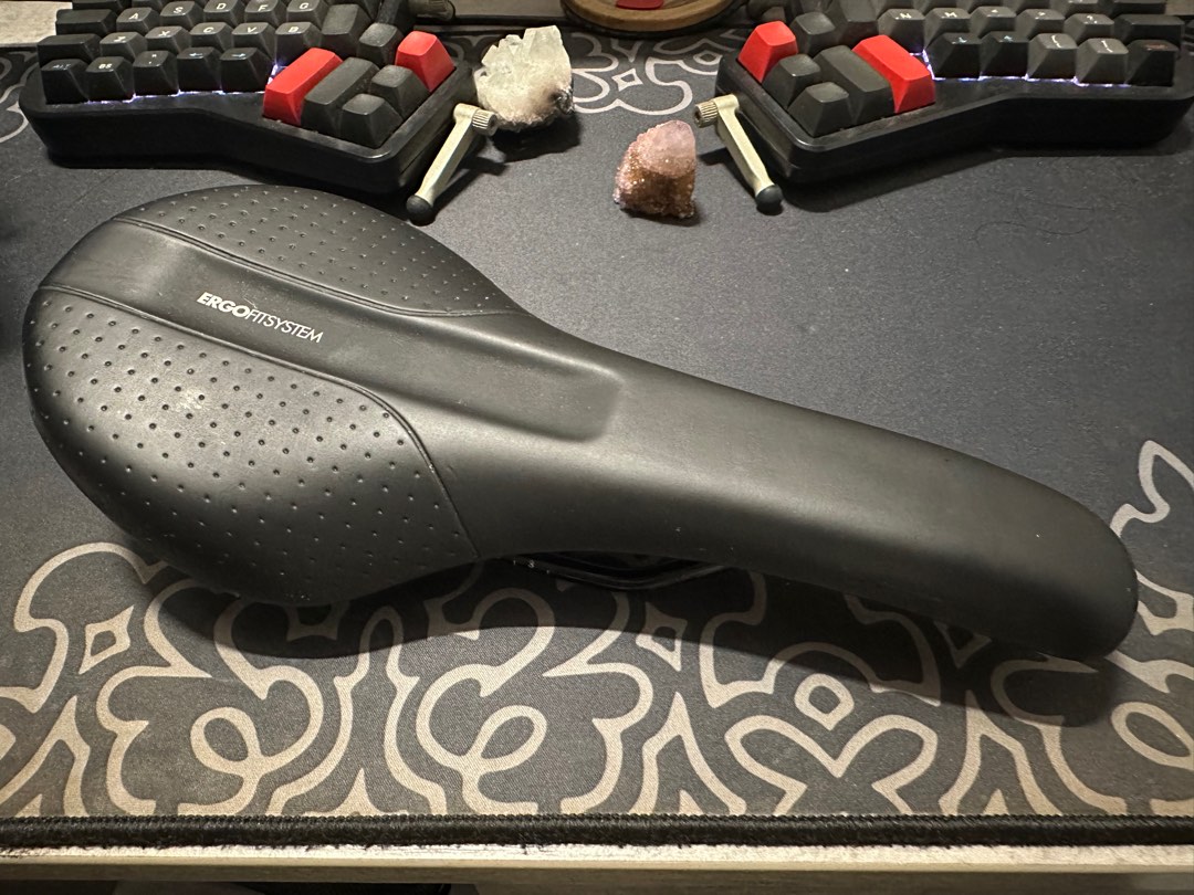 Decathlon Saddle, Sports Equipment, Bicycles & Parts, Parts