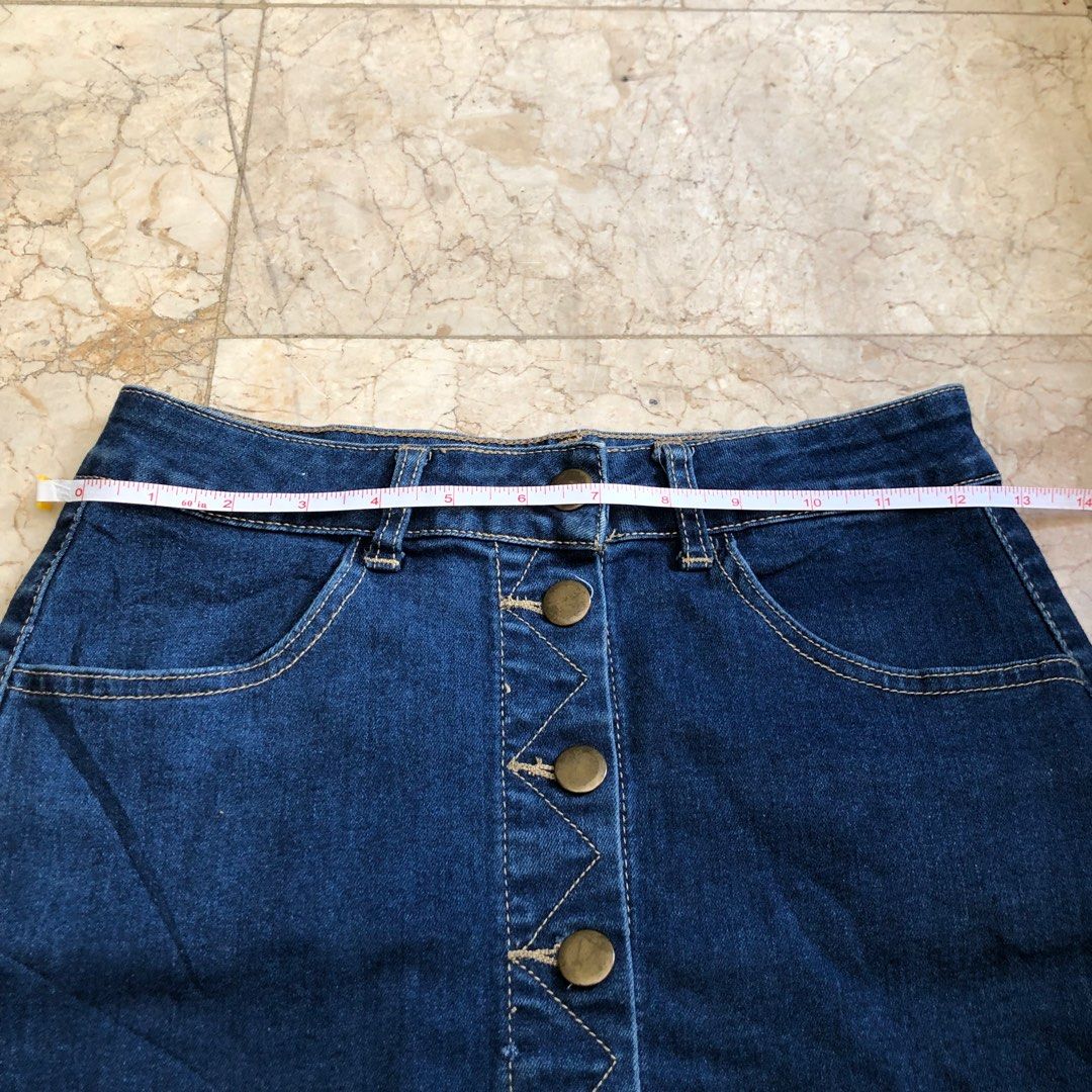 denim skirt (Category: Skirts) located in Taguig. Submitted by unfeigned (Listing ID 1247859867, Image 2). Description: price is firm^^ fits to 23-24 in very good condition! denim fabric is kinda soft .