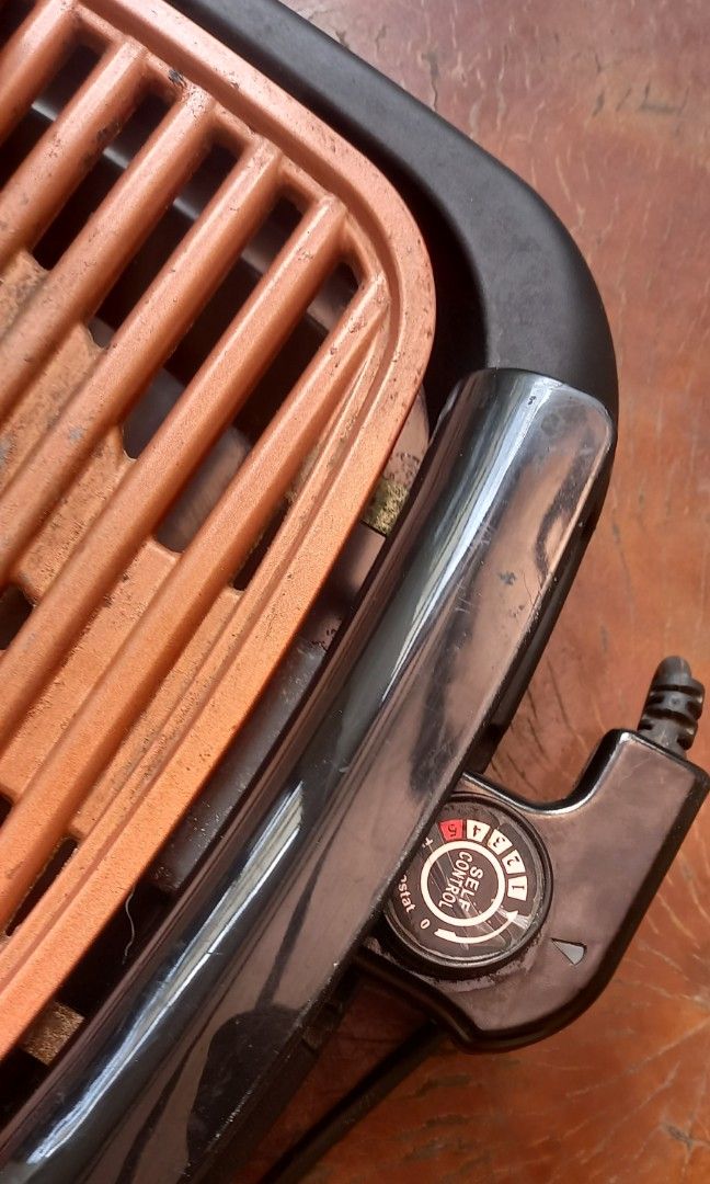 Electric grill (Category: Cookware & Accessories) located in Paranaque City. Submitted by jrpad (Listing ID 1247800810, Image 2). Description: electric grill good condition 100% working 800 only (gcash payment first) parañaque.