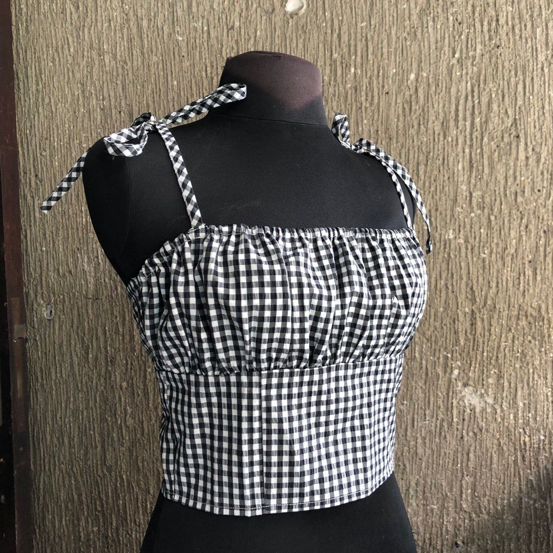 forever 21 gingham self tie top (Category: Sleeveless) located in Taguig. Submitted by unfeigned (Listing ID 1247872171, Image 1). Description: price is firm^^ very prettyyy top ang ganda ng back part nya also 💟 check out my other items for sale .
