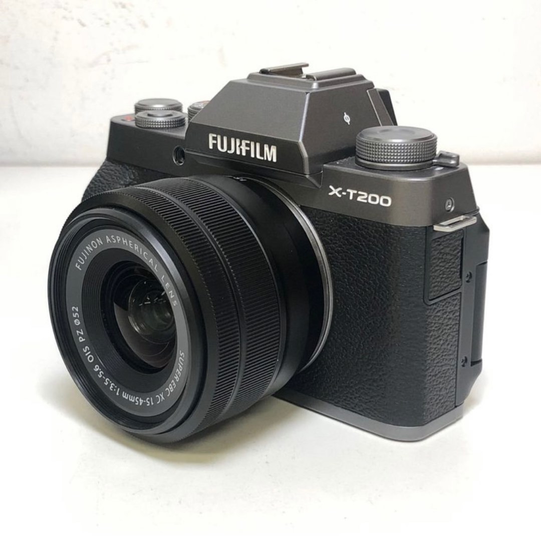 FUJIFILM XT200 Camera with 1545mm Lens (99 New, Dark Silver) No