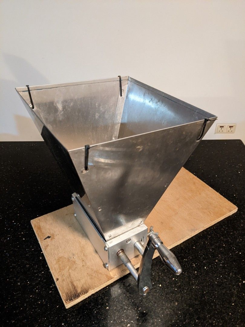 Grain mill homebrewing, TV & Home Appliances, Kitchen Appliances, Other