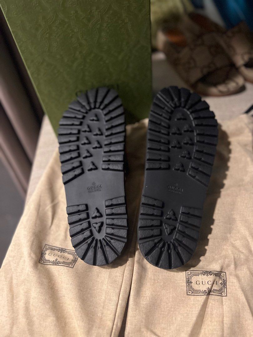 Gucci striped rubber slides top