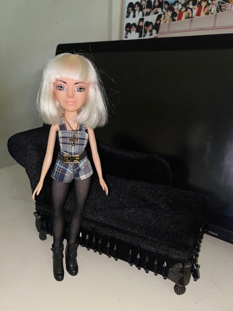 Gwen stefani barbie doll sales