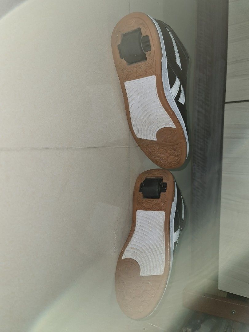 HEELYS REEBOK Price negotiable Women s Fashion Footwear