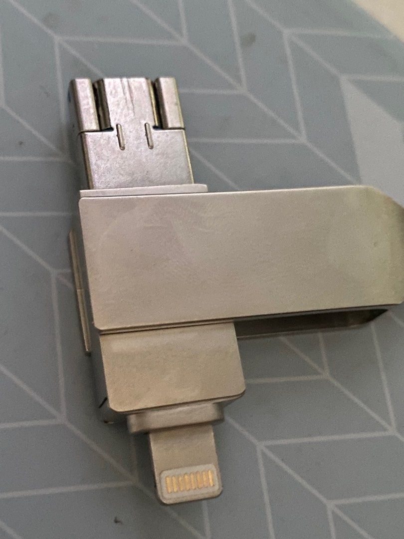 HP Otg flash drive (Category: Hard Disks & Thumbdrives) located in Quezon City. Submitted by _abcdjj (Listing ID 1247855615, Image 1). Description: Price: ₱300(negotiable) Bought this in ₱400+ Issue: the otg for ios not working but the otg for the android and laptop works well.