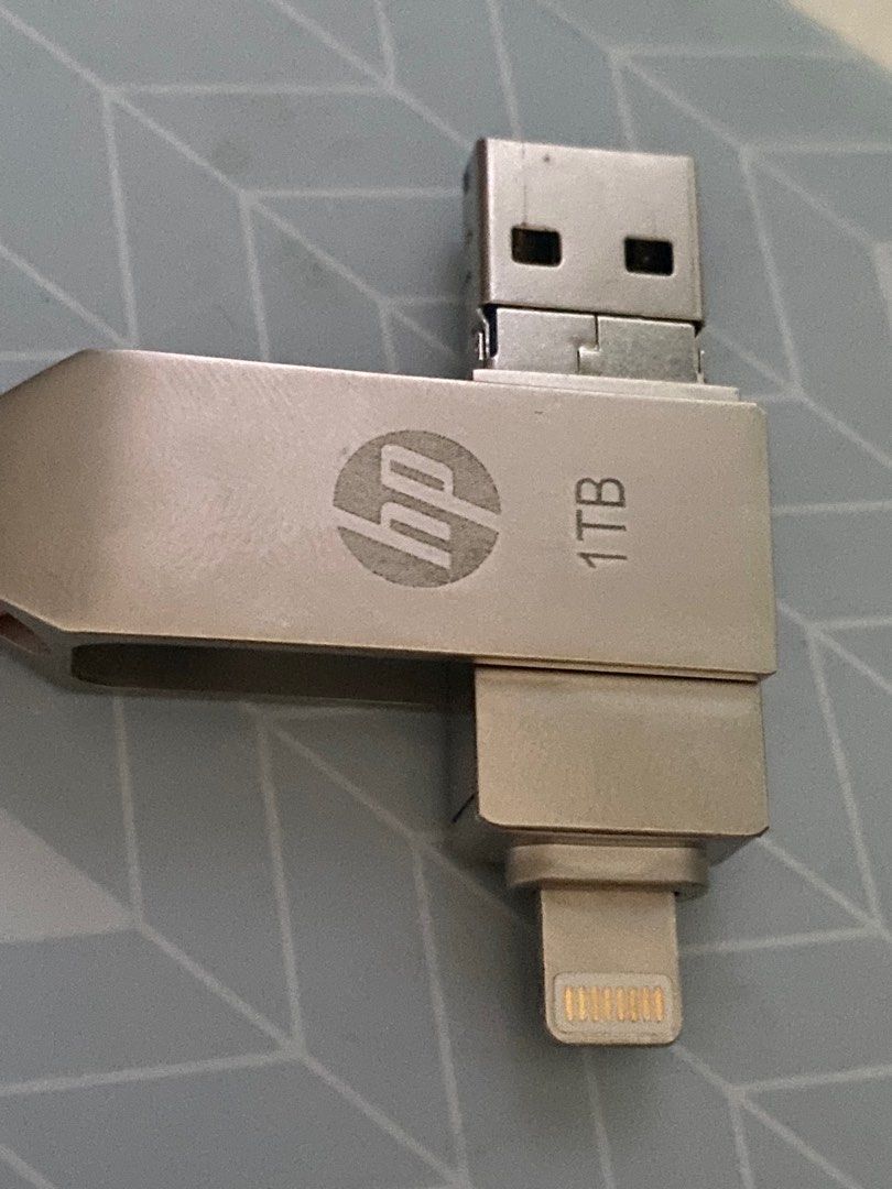 HP Otg flash drive (Category: Hard Disks & Thumbdrives) located in Quezon City. Submitted by _abcdjj (Listing ID 1247855615, Image 2). Description: Price: ₱300(negotiable) Bought this in ₱400+ Issue: the otg for ios not working but the otg for the android and laptop works well.