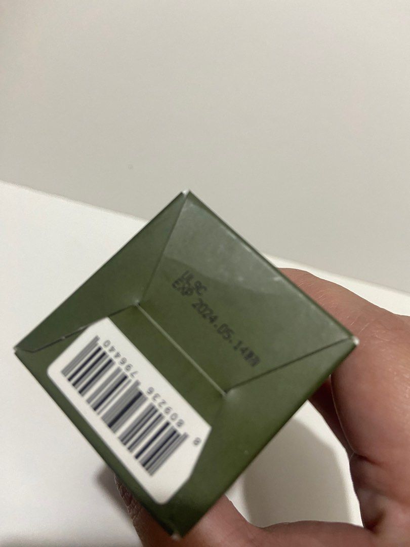 ISNTREE Spot Saver Mugwort Ampoule on Carousell