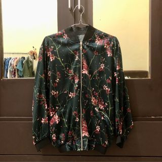 Jaket floral bahan loose