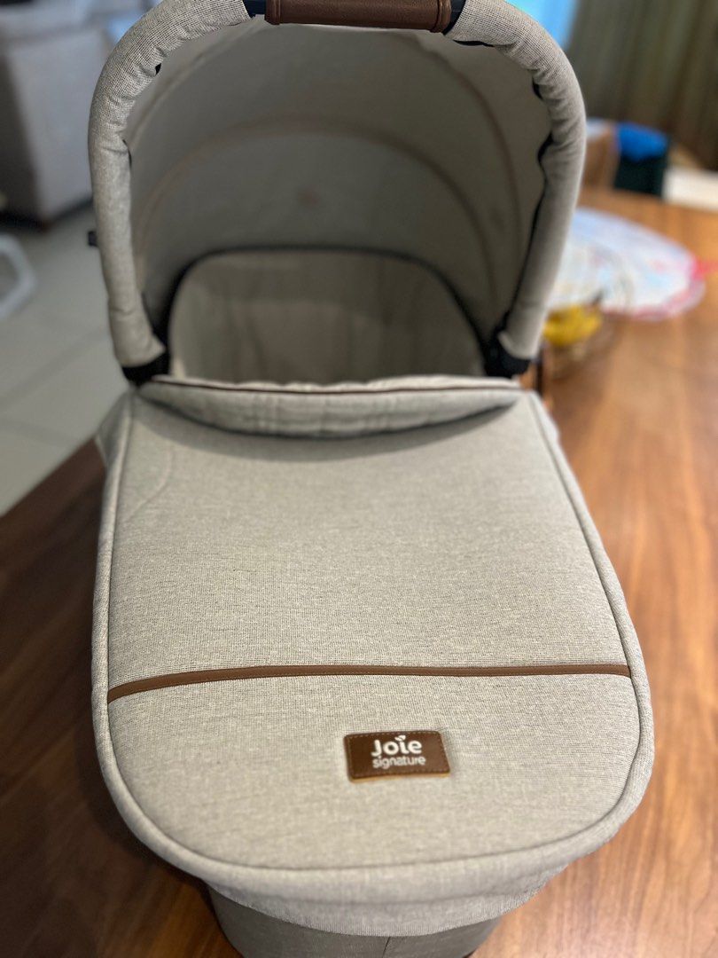 Joie versatrax hot sale bassinet