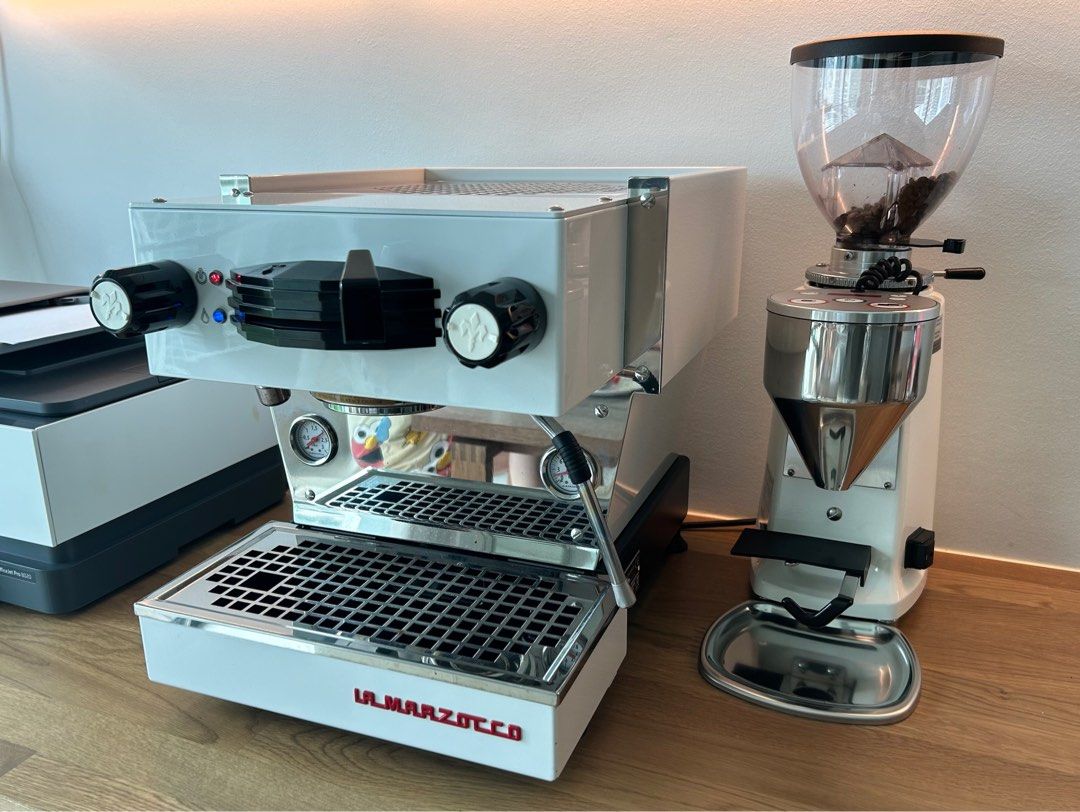 La Marzocco LINEA MINI + grinder , TV & Home Appliances, Kitchen