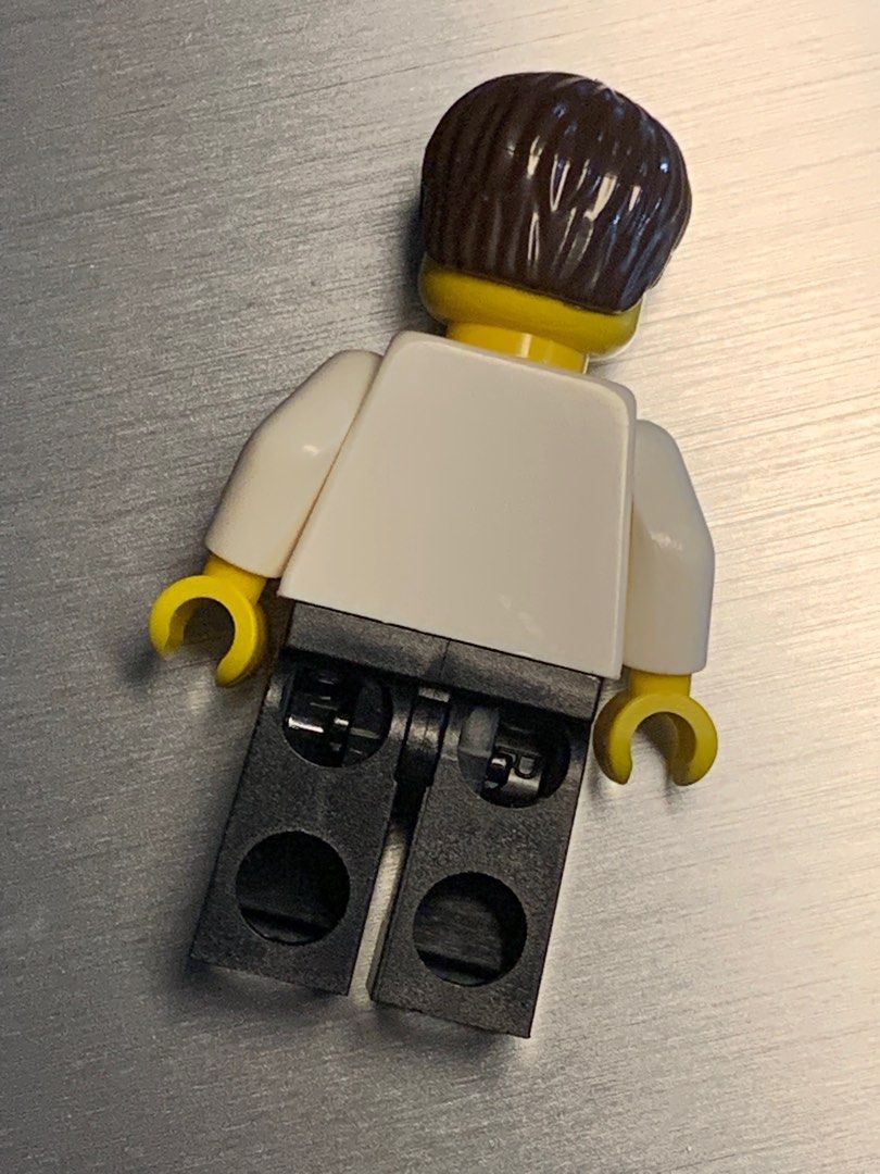 Lego 40195 Shell Station. Figure only. Released 2014 on Carousell