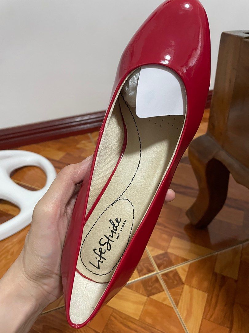 Lifestride red shoes top