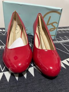 Life Stride red shoes  size 8 and 1/2
