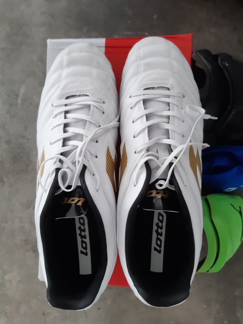 White lotto clearance football boots