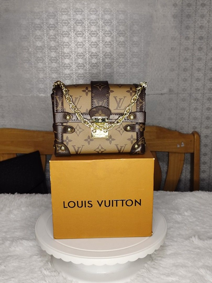 Louis Vuitton EPI Essential Trunk