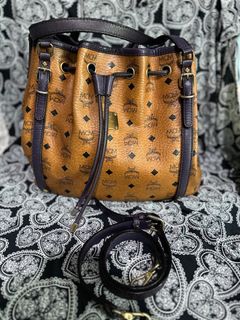 (Category: ) located in . Submitted by shopbyyna (Listing ID 1247725269, Image 1). Description: .