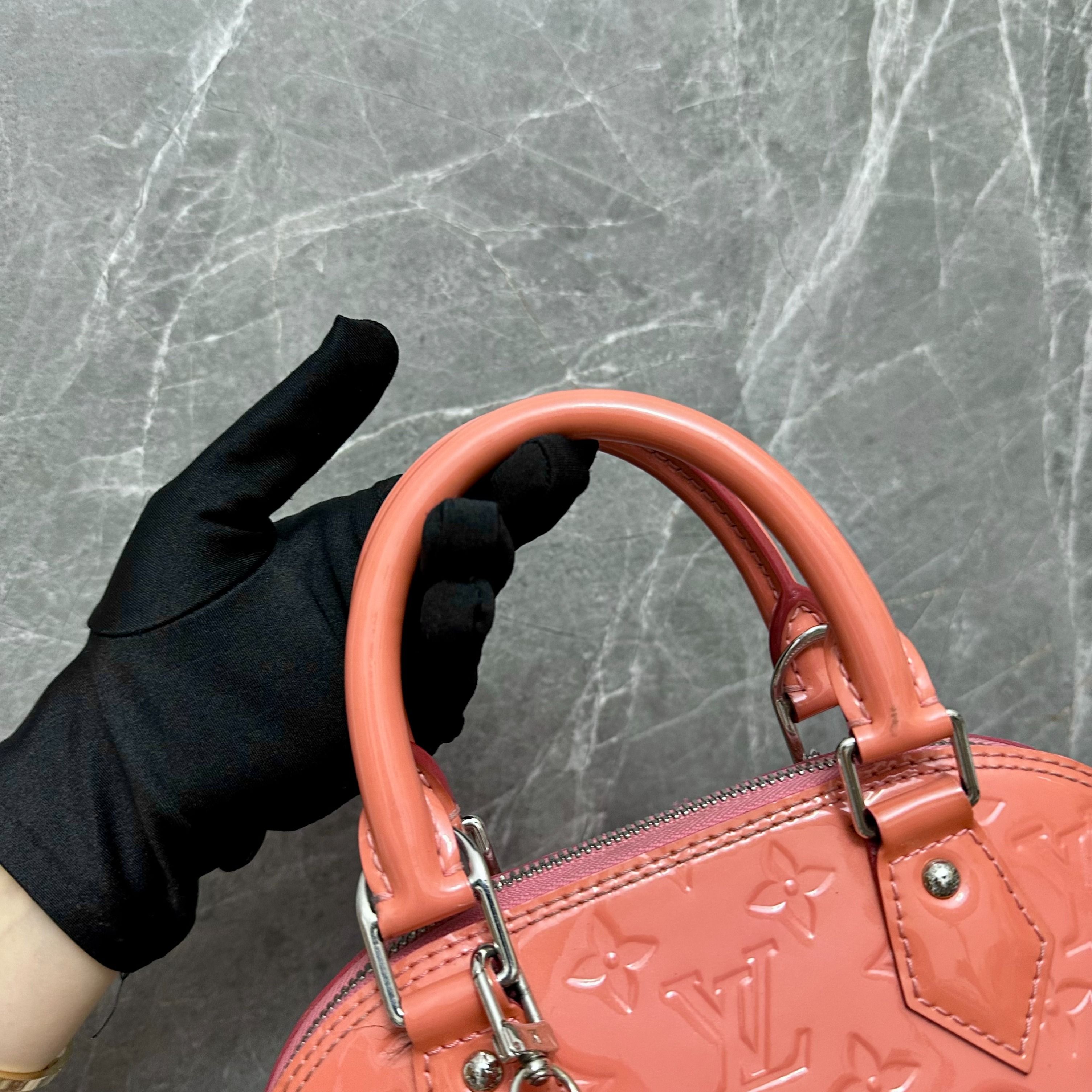 Louis Vuitton Pink Vernis Ikat Catalina BB Leather Patent leather  ref.348552 - Joli Closet