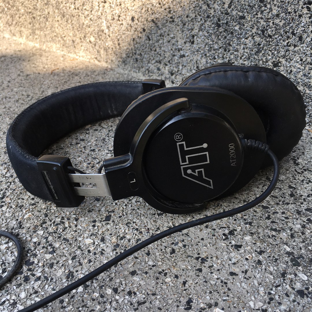 Monitoring headphone AT2000 on Carousell