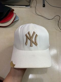 New York Yankees MLB Close Cap