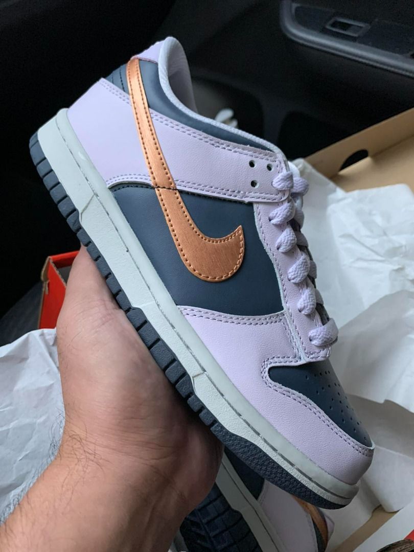 Nike Dunk Low SE Copper Swoosh (GS) GS Size: 4.5Y / 5Y / 6Y / 7Y, Women ...