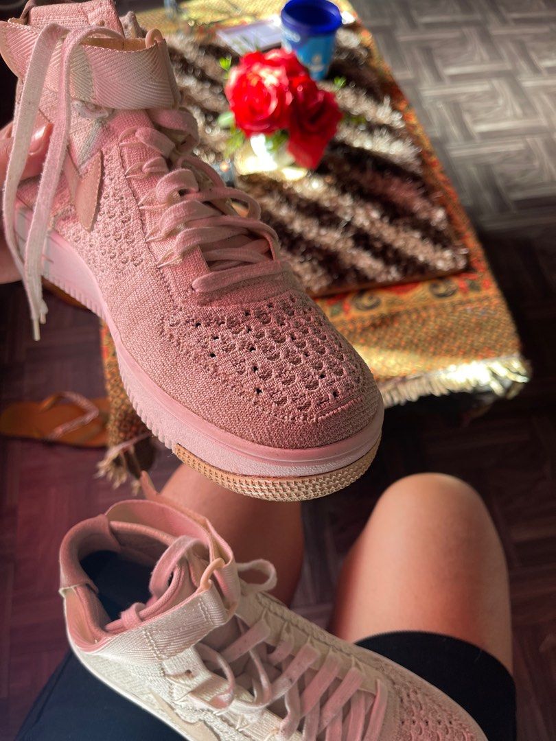 nike flyknit mid
