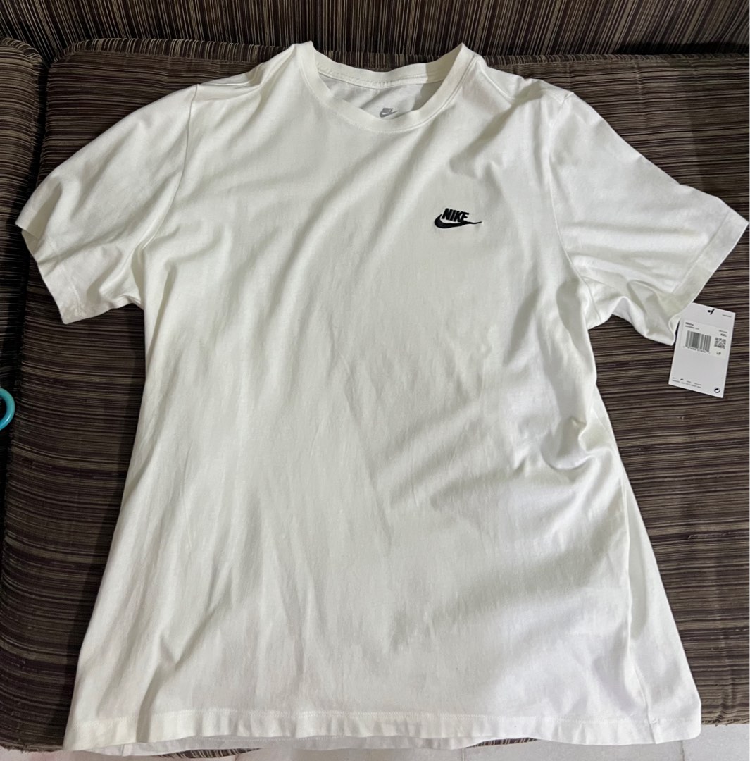 Plain white nike on sale tee