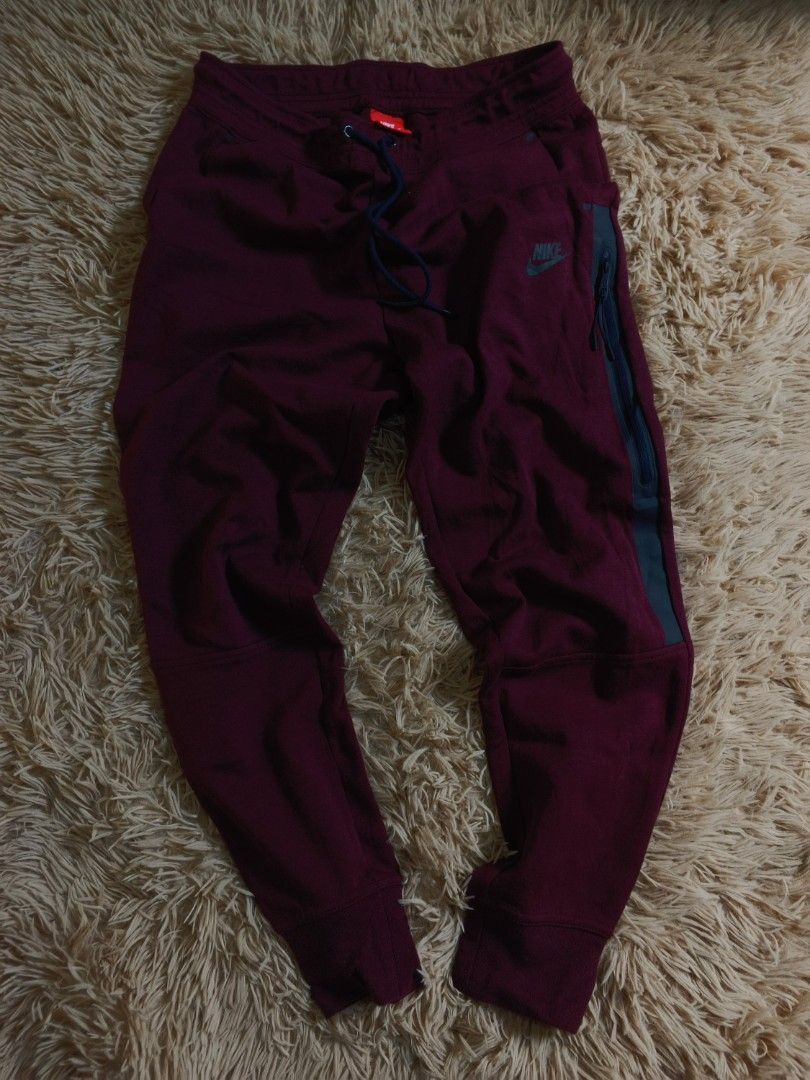 Nike tech deals fleece joggers burgundy