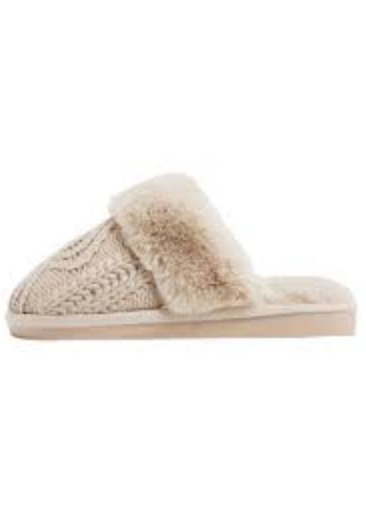 OYSHO SLIP ON Sandals, Women's Fashion, Footwear, Sandals on Carousell