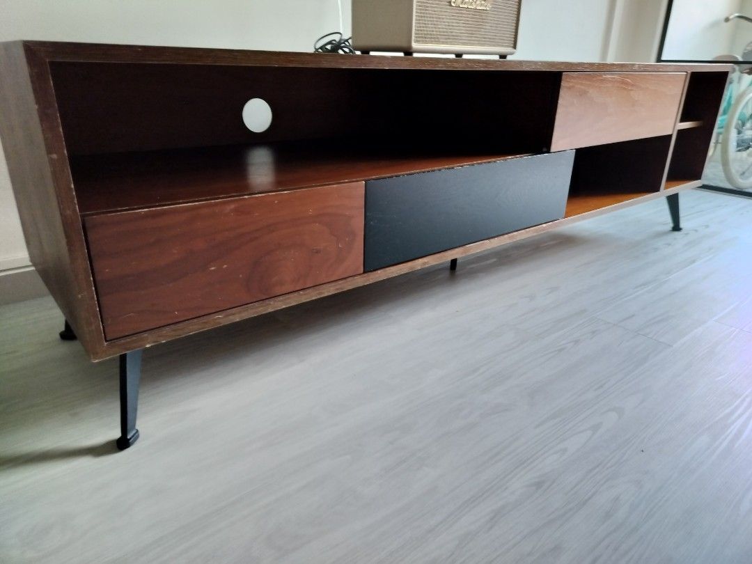 Picket & Rail TV console, Furniture & Home Living, Furniture, TV