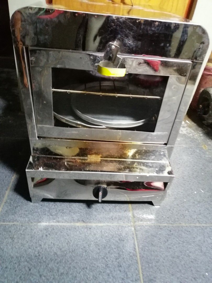 Pizza oven (manual LPG) (Category: Ovens & Toasters) located in San Pedro. Submitted by all_gooditems (Listing ID 1247738996, Image 2). Description: Pizza Oven LPG w/ free pizza tray and Single burner stove.