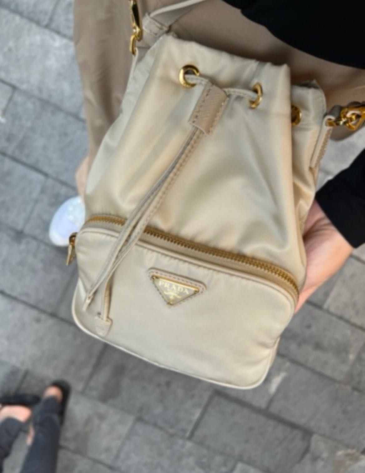 Prada Nylon beige bucket bag, 名牌, 手袋及銀包- Carousell