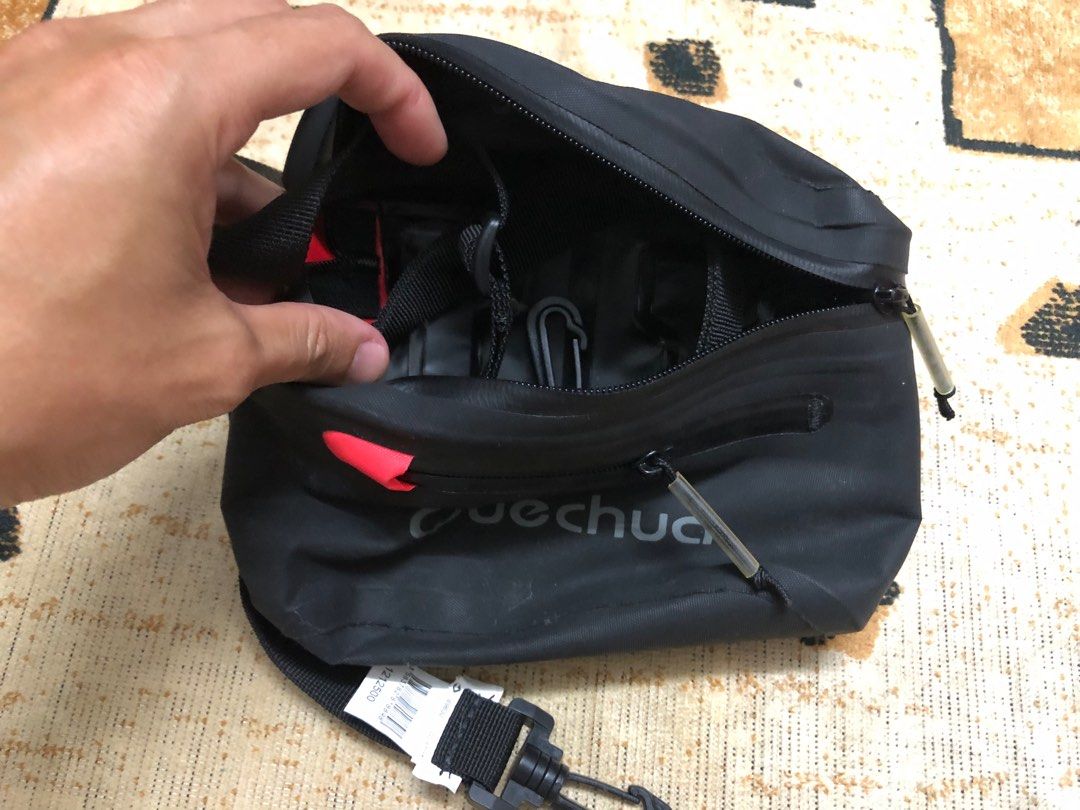 Quechua waist bag deals