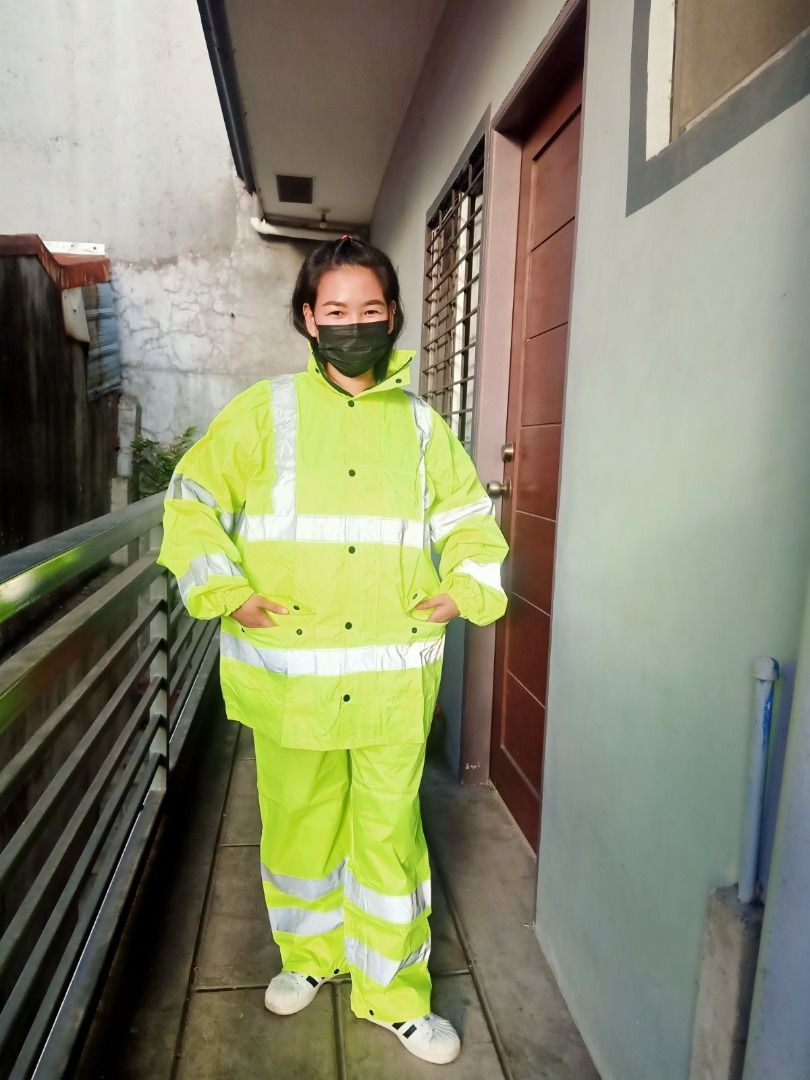Raincoat with reflector deals