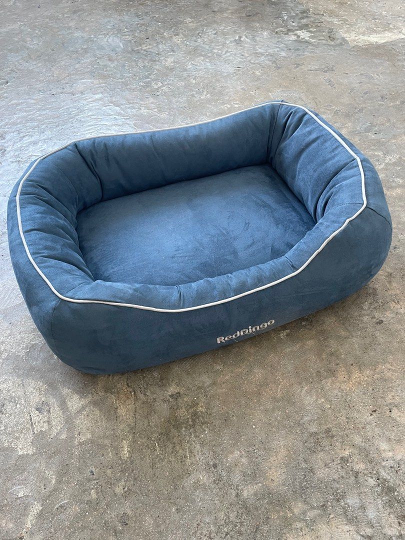 Red dingo dog bed clearance