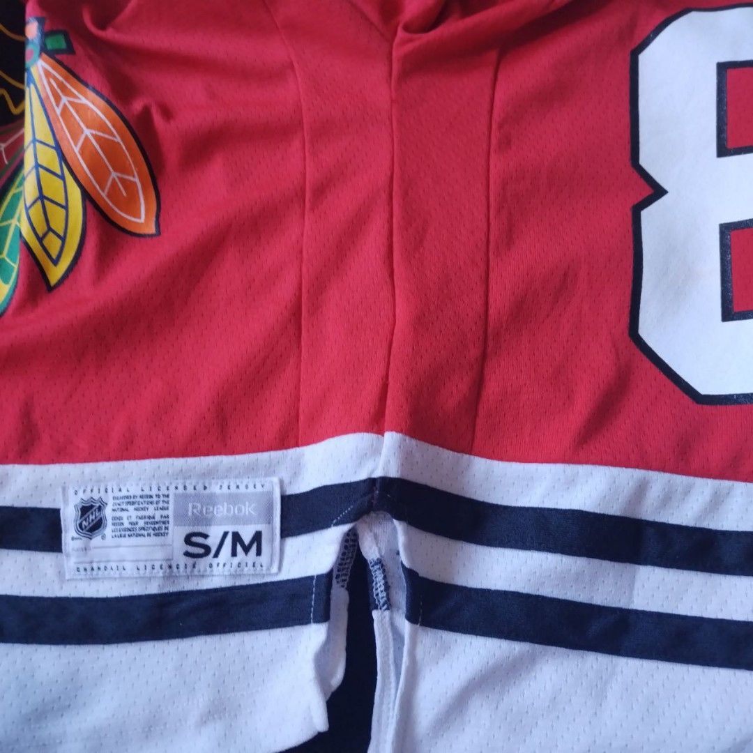 REEBOK CHICAGO BLACKHAWKS NHL YOUTH HOCKEY JERSEY Men s Fashion
