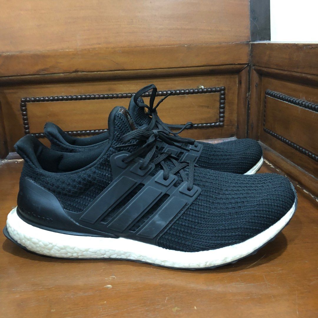 Sepatu Lari Sneakers Adidas Ultraboost 4.0 Black White Original Size 46  Rare Size, Fesyen Pria, Sepatu , Sneakers di Carousell