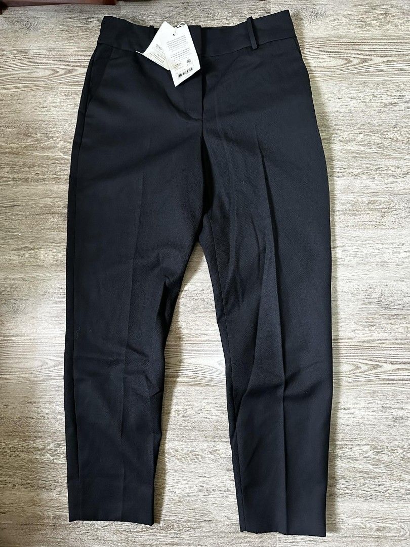 Sezane Gustavo Pantalon Noir Slacks (Category: Other Bottoms) located in Iloilo. Submitted by jordan1187 (Listing ID 1247733273, Image 2). Description: Sezane Gustavo Pantalon Noir Slacks Type Brand new No issue with Tag Color: Black size: Medium Actual Waist: 30 actual Length: 38.5 With Waist Belt Hook Authentic 2,500 plus ship Dm.