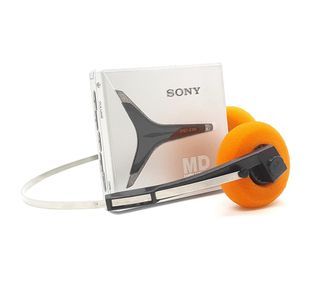SONY MD Walkman MZ-E90 Portable MiniDisc Player In Excellent Working Condition. Made in Japan!