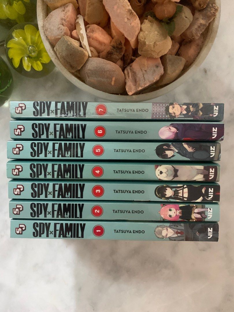 Spy x Family vol 1-7 Manga Set, Hobbies & Toys, Books & Magazines
