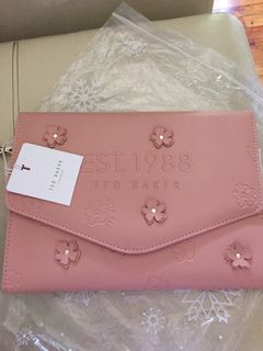 (Category: ) located in . Submitted by stuffedcloset (Listing ID 1247721788, Image 1). Description: .