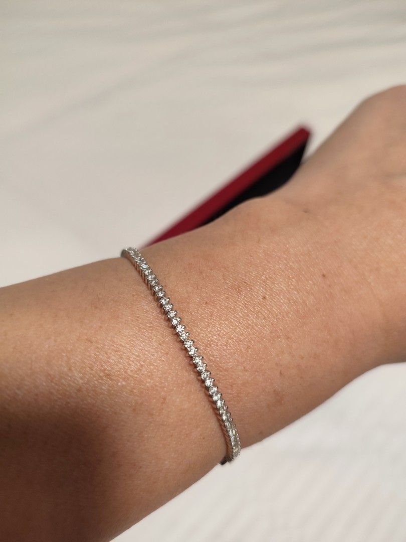 Tennis diamond gold bracelet (Category: Bracelets) located in Baguio. Submitted by yourpickandstyle (Listing ID 1247762568, Image 3). Description: my own preloved item very white dia no visibla paminta bought this t auction for 58k now selling very low 14k 7.5 inches long...