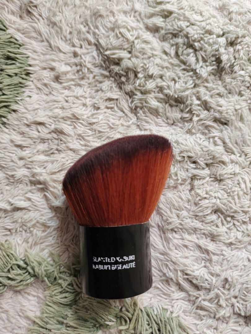 The Body Shop Brush Kabuki on Carousell