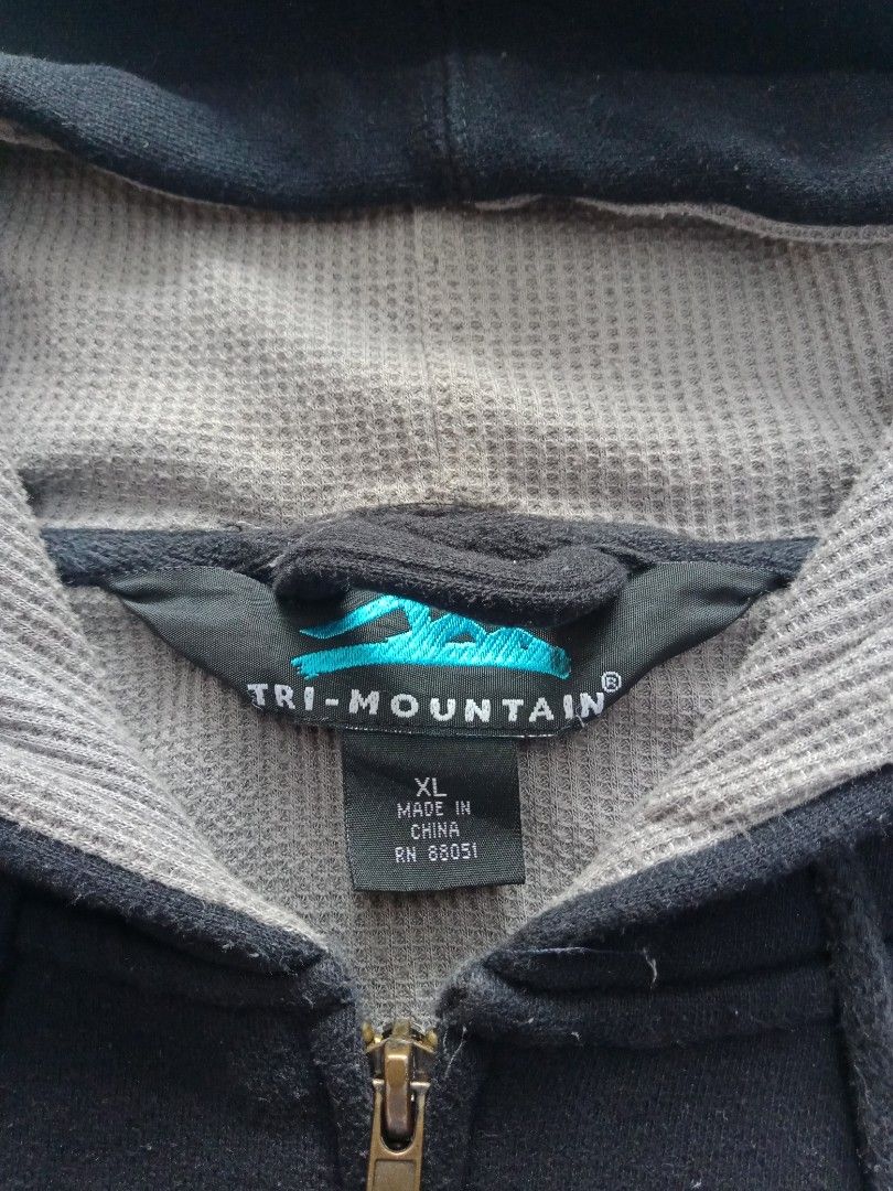 Tri Mountain Hoodie Men s Fashion Coats Jackets and Outerwear on Carousell