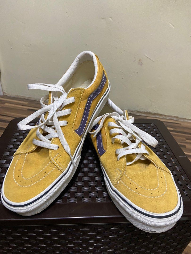 Yellow discount velvet vans