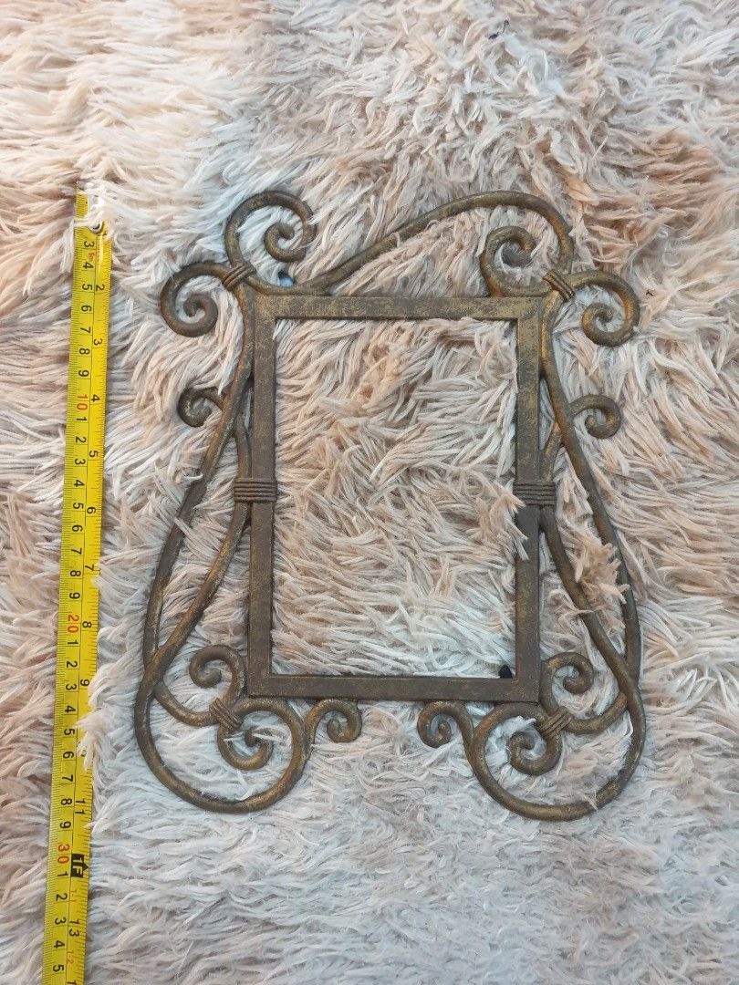 VINTAGE METAL FRAME, Furniture & Home Living, Home Decor, Frames